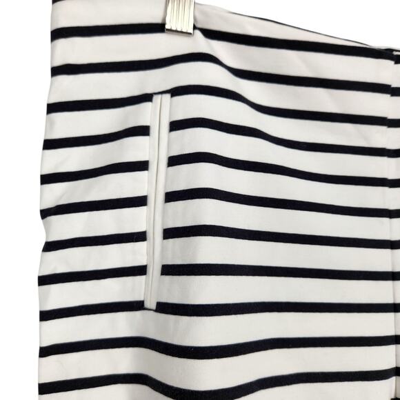 Chicos The Ultimate Fit Striped Bermuda Shorts Nautical Preppy Black White 14 - Picture 4 of 4